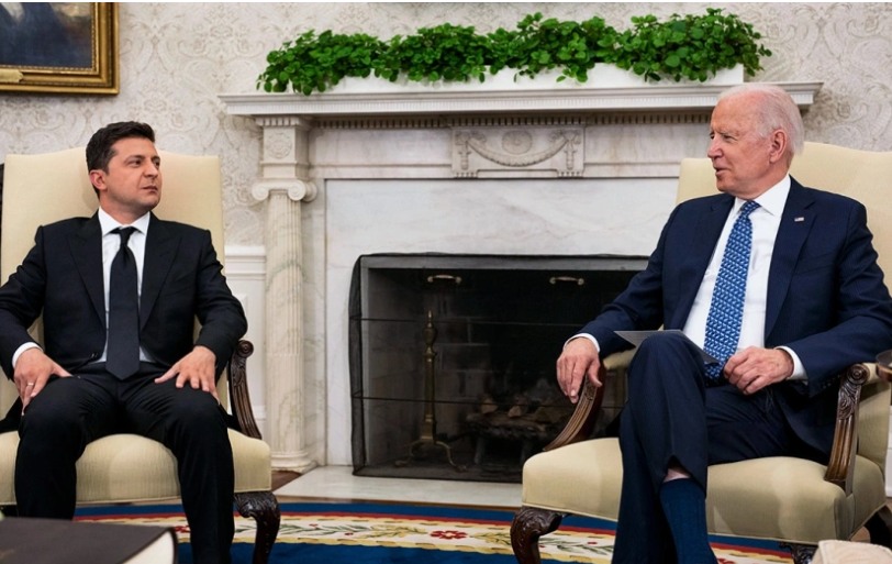 Комусь там муляли українські золоті унітази?