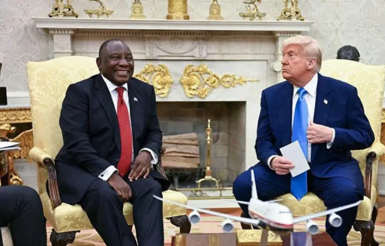 Комусь там муляли українські золоті унітази?