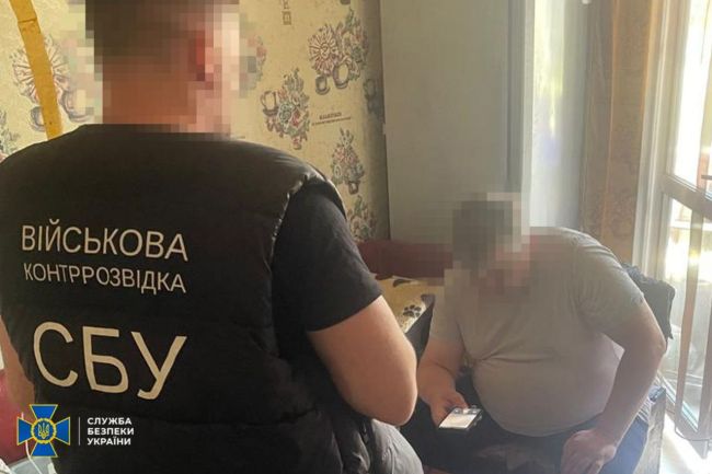 СБУ та Нацполіція ліквідували ще одну ухилянтську схему у Києві: на обшуках у фігурантів виявили понад 17 млн грн готівки
