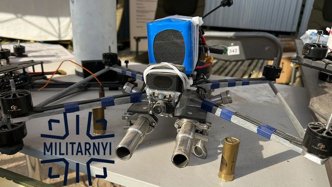 Нові українські дрони “Фотон” здатні збивати FPV і Mavic без участі оператора Нові українські дрони “Фотон” здатні збивати FPV і Mavic без участі оператора