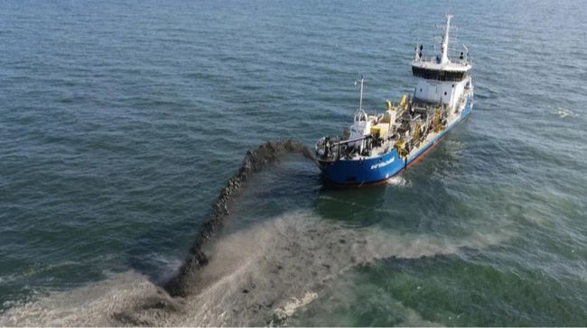 У АМПУ розповіли подробиці про земснаряд, що вибухнув на Дунаї