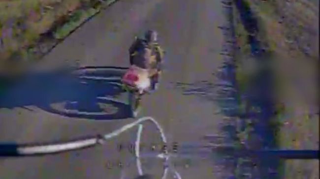 Пілоти прикордонного підрозділу «Фенікс» на Донеччині наздогнали та знищили окупантів на мотоциклах (ВІДЕО)