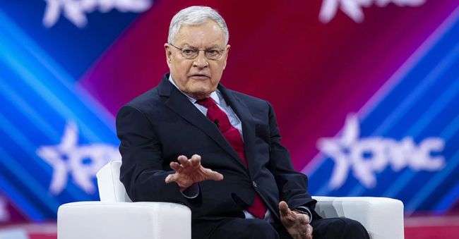 Келлог заявив, що дипломатична робота над гарантіями безпеки для України є дуже складною Келлог заявив, що дипломатична робота над гарантіями безпеки для України є дуже складною