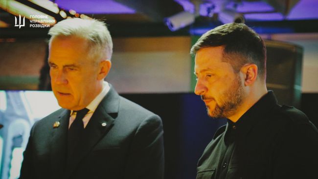 Фахівці ГУР МО України продемонстрували Премʼєр-міністру Канади Марку Карні компоненти російської зброї