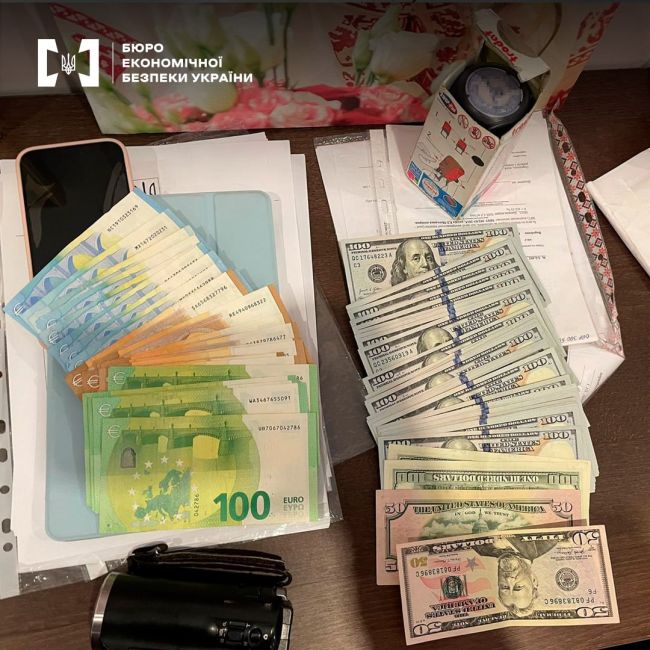 Детективи ТУ БЕБ у Львівській області викрили контрабанду автомобілів