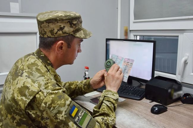 Суд скасував штрафи: на Закарпатті прикордонники безпідставно затримували науковців-екологів