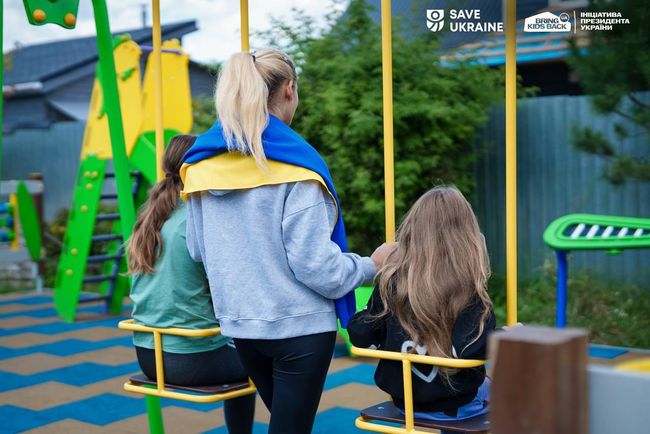 З тимчасово окупованої території врятували велику групу дітей — точну кількість не вказують