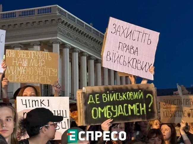 Юристка пояснила, що може змінитись через нові покарання за СЗЧ і непокору командиру