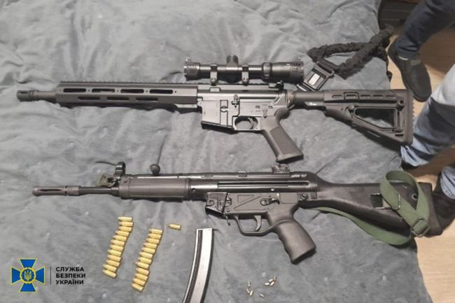 СБУ та Нацполіція затримали «екссмотрящого» за Оленівською колонією та його спільників, які тероризували декілька регіонів України