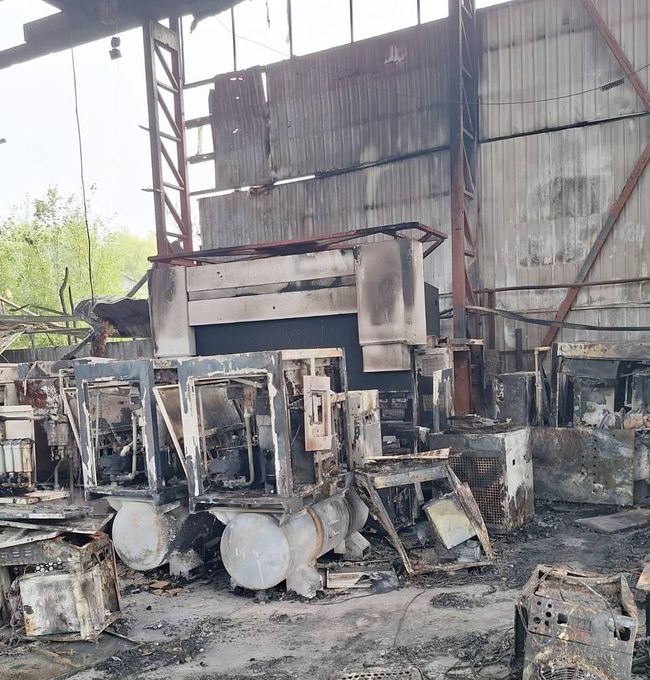 Загибла, поранені, зруйновано швейну фабрику, пошкоджено будинки і авто – наслідки російської атаки