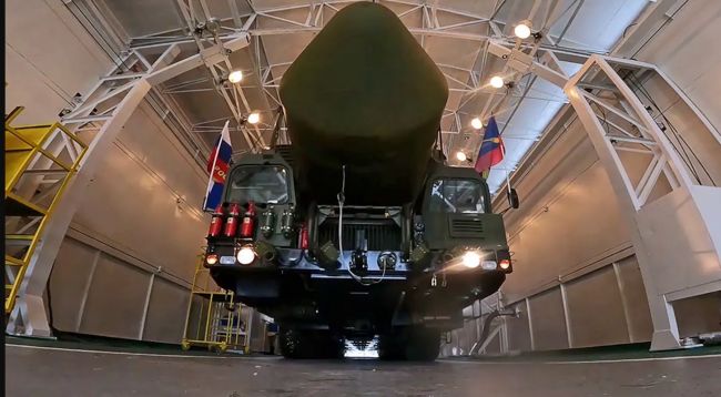 Під Мінськом зводять секретну військову базу, де можуть розмістити Орешник