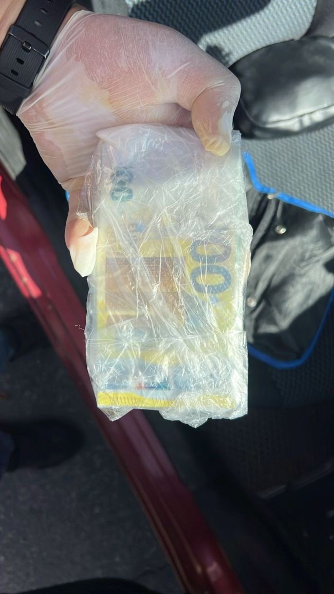 Прикордонники викрили співробітників ТЦК, які за 8 тисяч євро переправляли чоловіків у Румунію Прикордонники викрили співробітників ТЦК, які за 8 тисяч євро переправляли чоловіків у Румунію