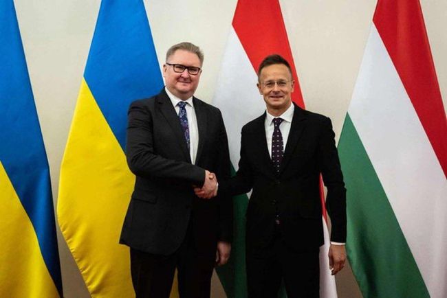 Віцепрем’єр України зустрівся з очільником МЗС Угорщини