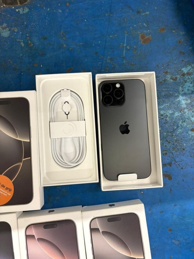 У відсіку для запаски водій «Шкоди» незаконно віз через кордон «Айфони» на 600 тисяч гривень У відсіку для запаски водій «Шкоди» незаконно віз через кордон «Айфони» на 600 тисяч гривень