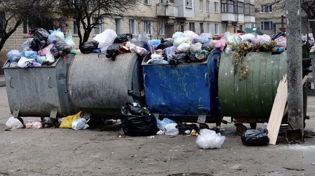 На тимчасово окупованих територіях Донецької області погіршилася ситуація з вивозом сміття На тимчасово окупованих територіях Донецької області погіршилася ситуація з вивозом сміття