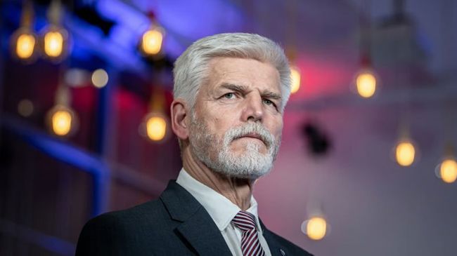 Президент Чехии Петр Павел отметил, что на нарушения границ россией НАТО должно отвечать, в том числе военным путем