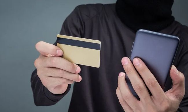 Українці продають речі в інтернеті, а потім втрачають гроші: викрито шахрайську схему