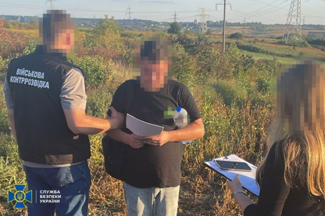 СБУ затримала агента фсб, який коригував атаки рф по аеродромах та енергооб’єктах на заході України