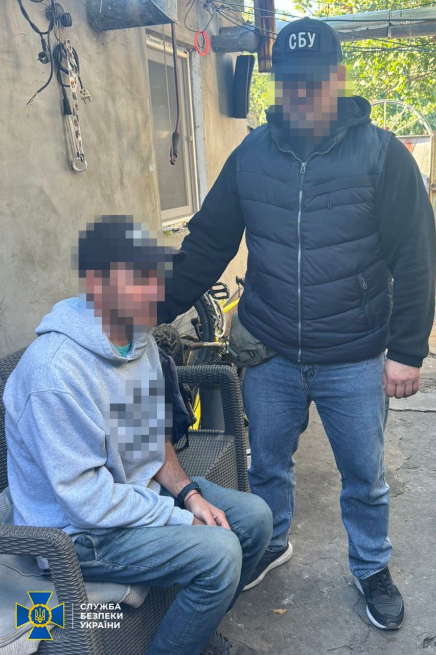 СБУ та Нацполіція викрили ще 2-х колаборантів, які допомагали рашистам під час окупації Херсона