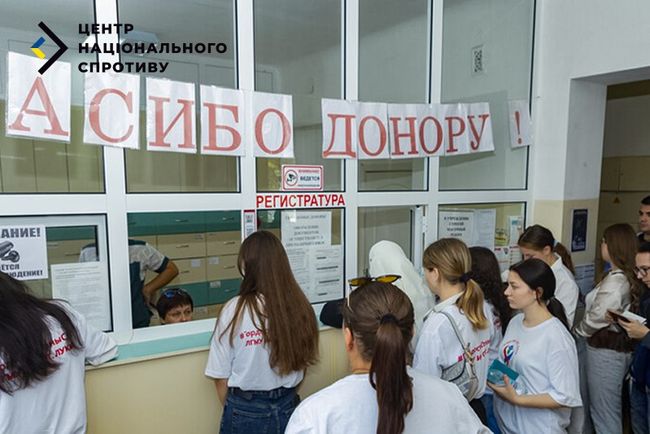 Студентів у ТО Луганську змусили здавати кров для армії окупантів