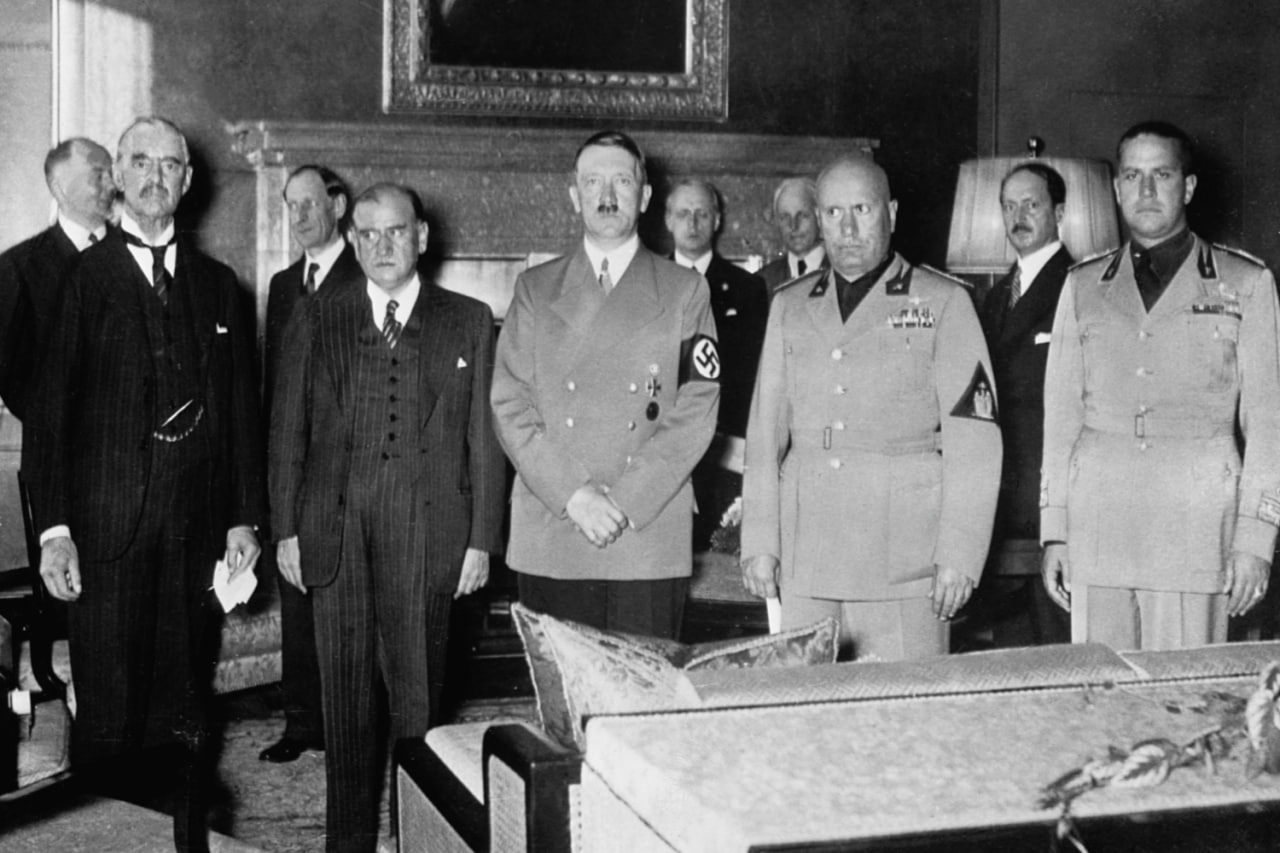 87 років тому жахливий диктатор захопив сусідню країну. Її зрадили союзники, бо дуже боялись війни