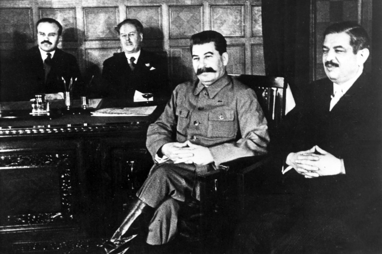 87 років тому жахливий диктатор захопив сусідню країну. Її зрадили союзники, бо дуже боялись війни