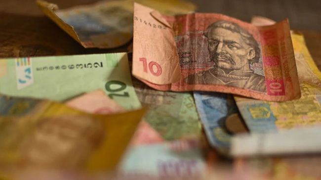 Гетманцев та Стефанчук пропонують встановити ліміт зарплат чиновників на рівні 80 тисяч