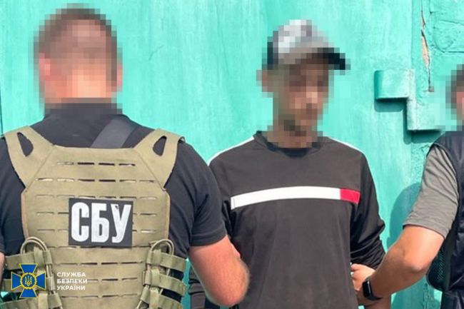 СБУ і Нацполіція затримали ще 4-х ділків, які намагалися налагодити продаж «трофейної» зброї в Україні