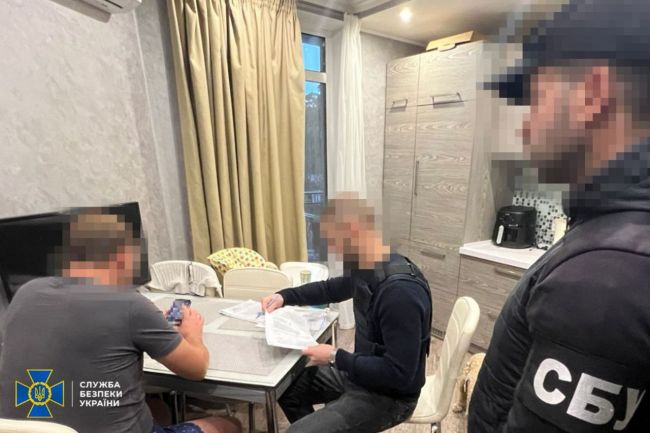 СБУ та Нацполіція заблокували 6 нових «схем для ухилянтів»: серед затриманих – експосадовець Кабміну та керівництво вищих навчальних закладів СБУ та Нацполіція заблокували 6 нових «схем для ухилянтів»: серед затриманих – експосадовець Кабміну та керівництво вищих навчальних закладів