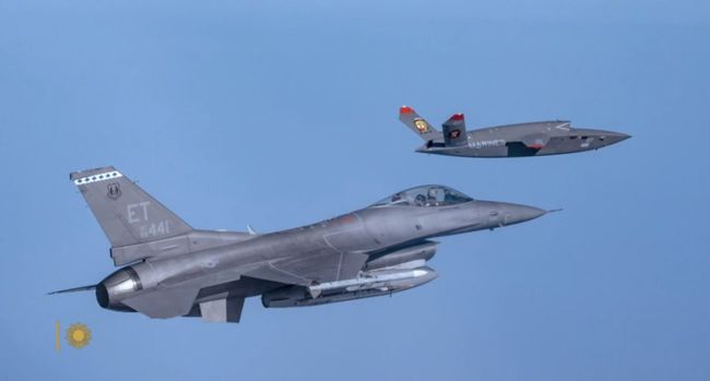 Top Gun AI - F-16 впервые летел в паре с ведомым БПЛА XQ-58A