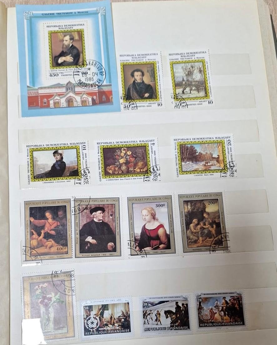 На Одещині прикордонники виявили велику колекцію старовинних марок