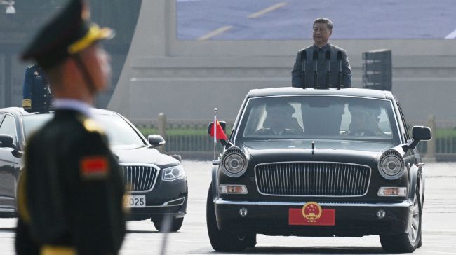 Китай скуповує золото і нафту. Готується до війни?