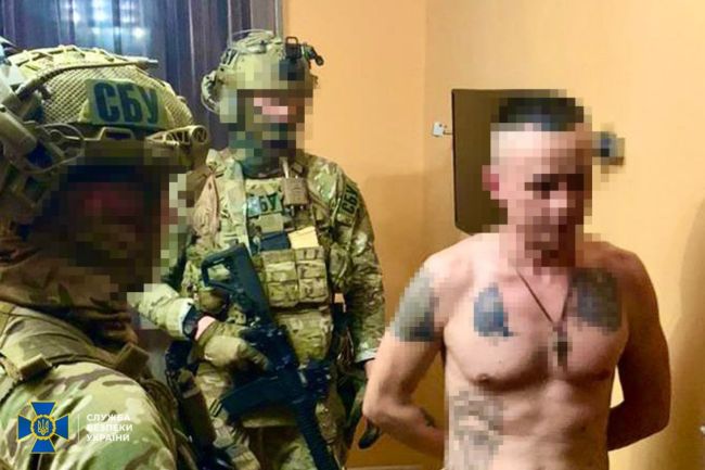 СБУ затримала дезертира, який на замовлення рф готував теракт у центрі Запоріжжя СБУ затримала дезертира, який на замовлення рф готував теракт у центрі Запоріжжя