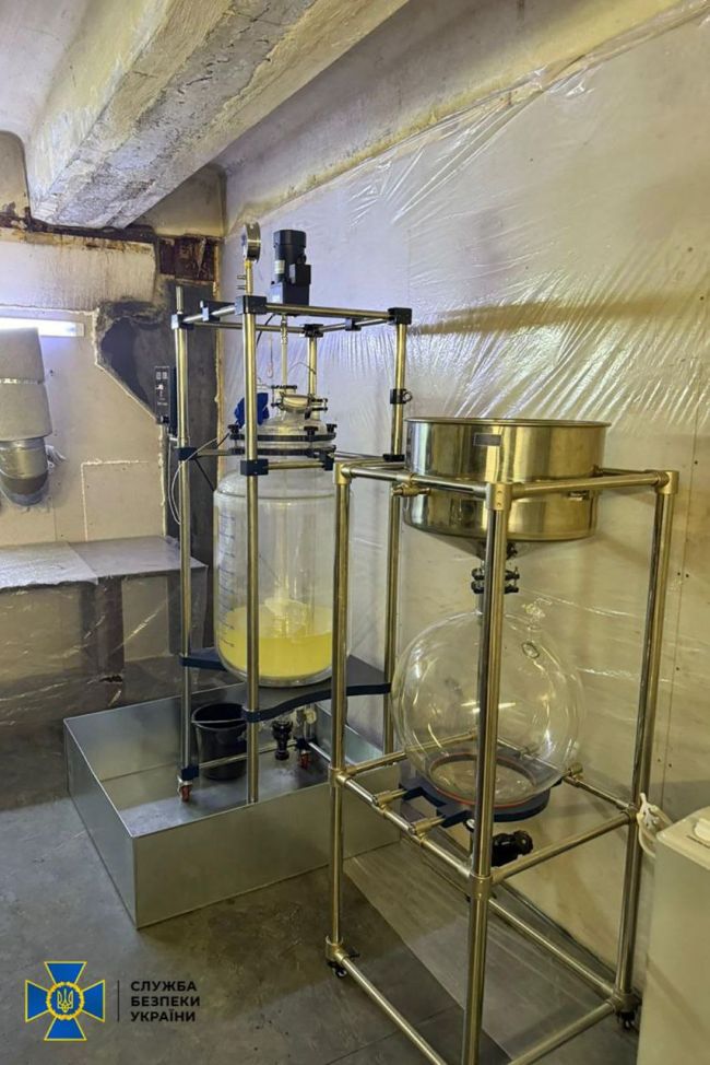 СБУ та Нацполіція викрили 12 учасників наркосиндикату, який торгував важкими психотропами у різних регіонах України