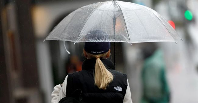 Різке похолодання, дощі, а подекуди можливий мокрий сніг