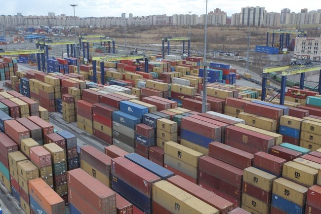 Закриття контейнерних терміналів у підмосков’ї паралізує транспортну систему рф