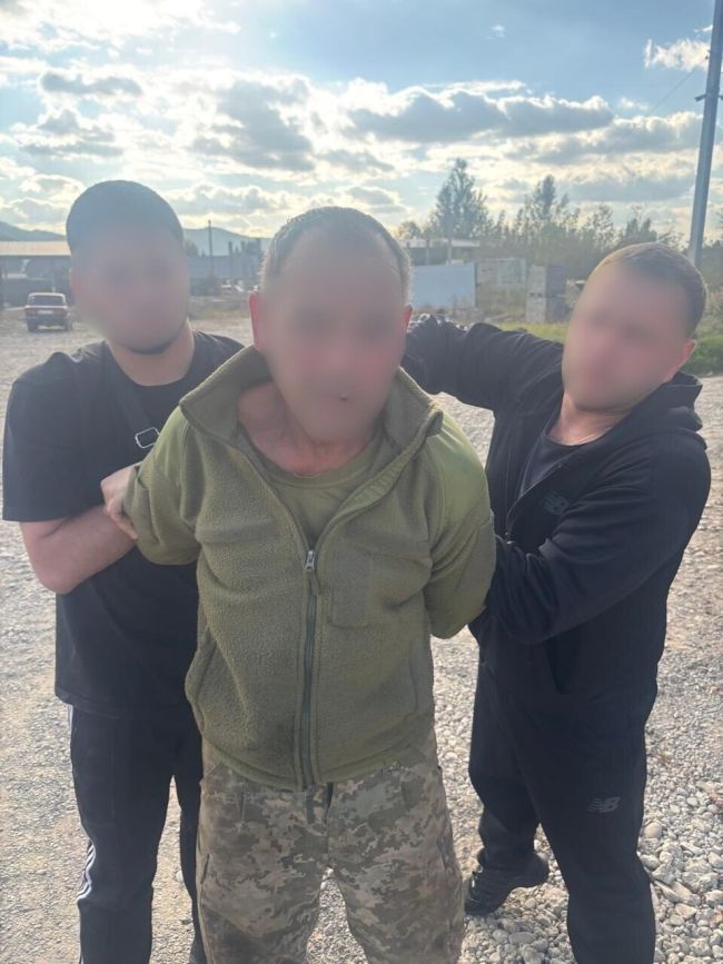 На Закарпатті правоохоронці викрили угруповання, яке переправляло осіб через кордон