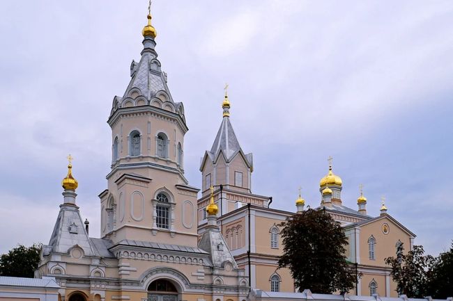 На Рівненщині через звязки з РПЦ можуть закрити Корецький Свято-Троїцький монастир