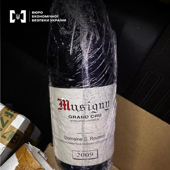 БЕБ - підприємець намагався таємно провести елітні французські вина