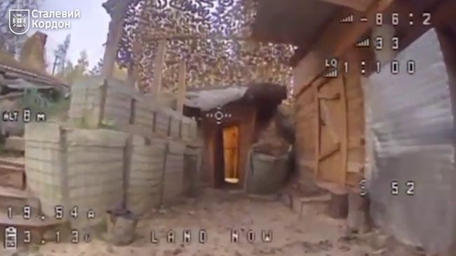 Чотири укриття, чотири окупанти: FPV-дрони «Сталевого Кордону» працюють по цілях (ВІДЕО)