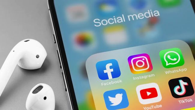 У ЄС заявили, що Facebook, Instagram і TikTok порушують правила: про що йдеться