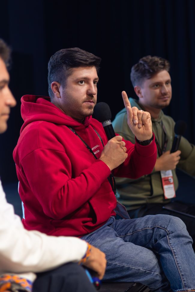 47% підлітків прагнуть розбудовувати життя в Україні — результати масштабного дослідження «Змінотворців»