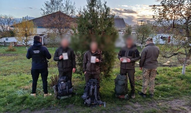 Прикордонники затримали трьох порушників на шляху до Молдови