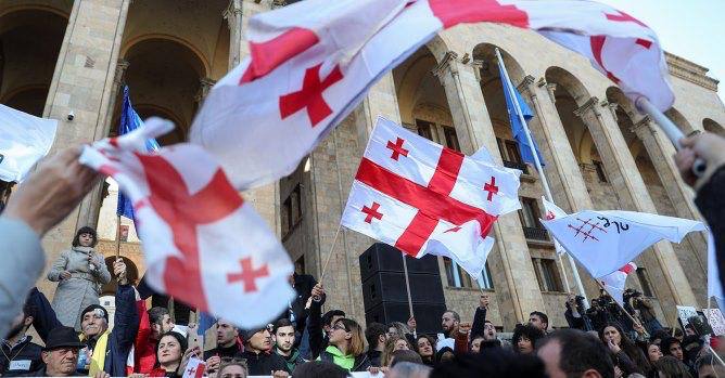 Грузії зміцнюється тиранія: проросійська влада хоче заборонити три найбільші опозиційні партії