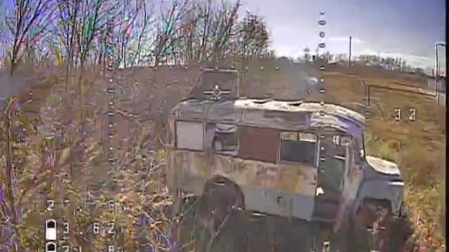 Дрони прикордонників б’ють по логістиці, зв’язку та укриттях противника на Південно-Слобожанському напрямку (ВІДЕО)