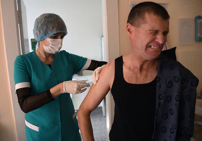 Падіння зарплат і плинність кадрів поглиблюють кризу російської медицини Падіння зарплат і плинність кадрів поглиблюють кризу російської медицини