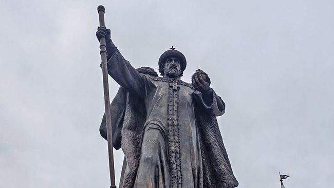 Очень актуальный памятник Очень актуальный памятник