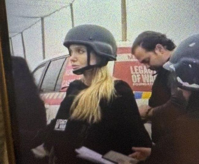 Анджеліна Джолі в шоломі під антидроновою сіткою - це не голівудський блокбастер, а українські реалії