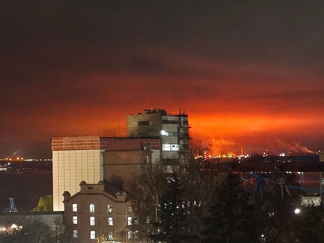 Силы обороны Украины в очередной раз успешно атаковали многострадальный саратовский НПЗ