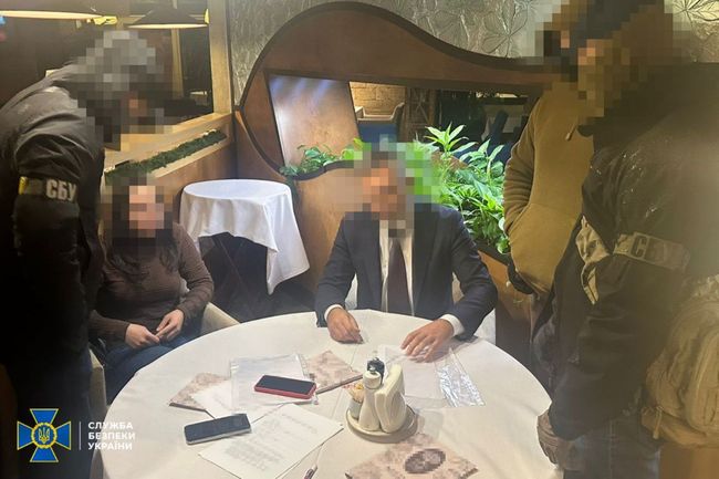 СБУ та Нацполіція затримали у Києві очільника однієї із політичних партій України на хабарі у 160 тис. доларів США